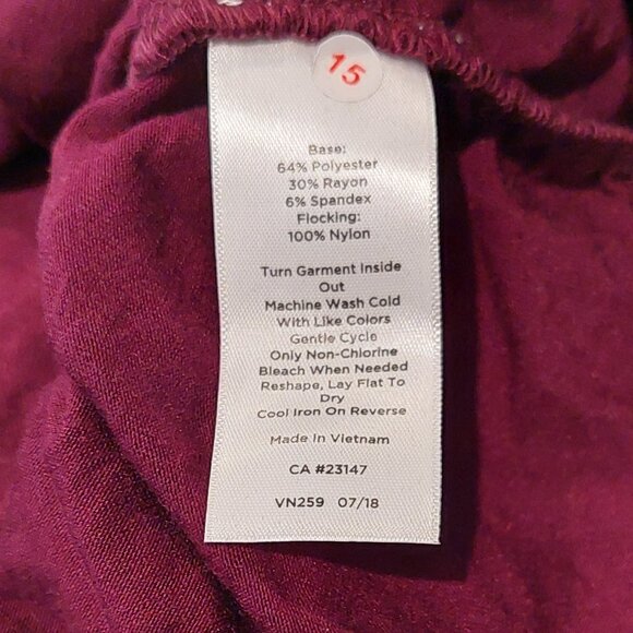 T by Talbots Maroon & Black Print Long Sleeve Blouse Women's Size M - Picture 8 of 8